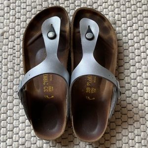 Gizeh silver birkenstocks